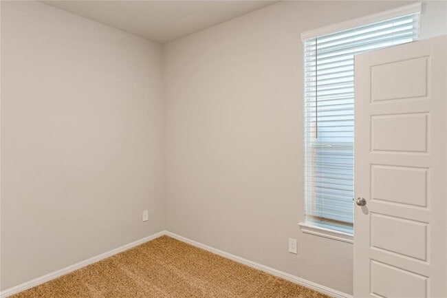 Building Photo - 3116 Pecan Farm Ln