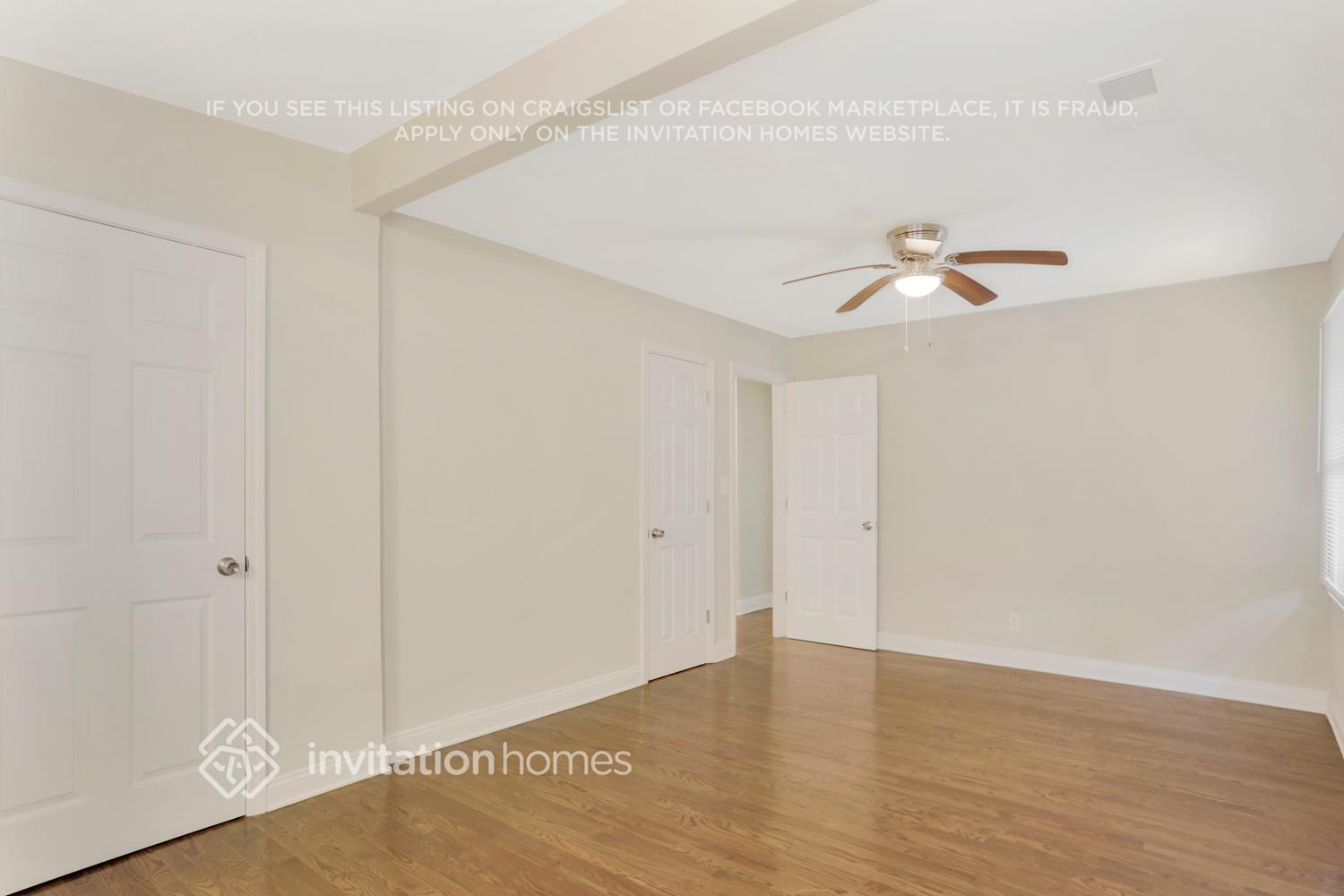 Building Photo - 2805 Mitchell Dr