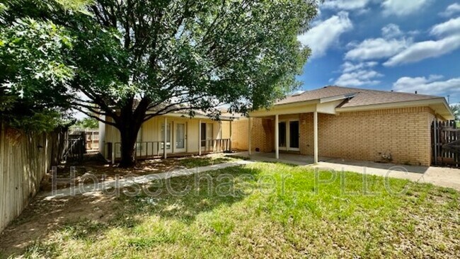 Building Photo - 6814 Hyden Ave