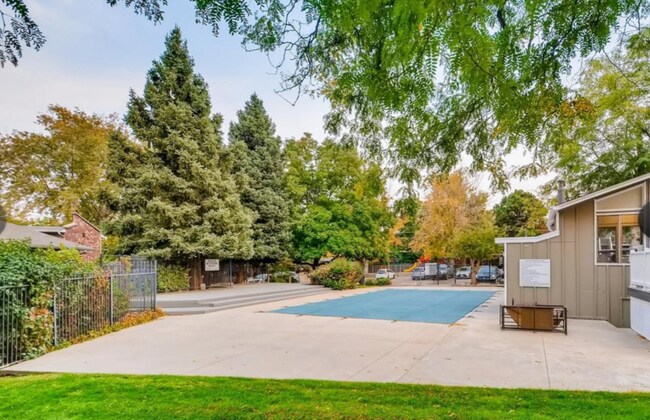 Building Photo - 857 S Van Gordon Ct