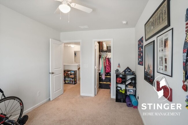 Building Photo - 19 Seneca Wy