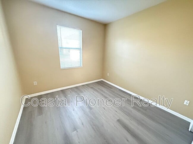 Building Photo - 10337 Stratford Pointe Ave