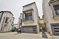 Building Photo - For Lease | 3 Bed, 2 Bath | 2,139 Sq Ft | Greater Heights |