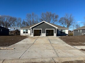 Building Photo - 620-622 Fall Meadow