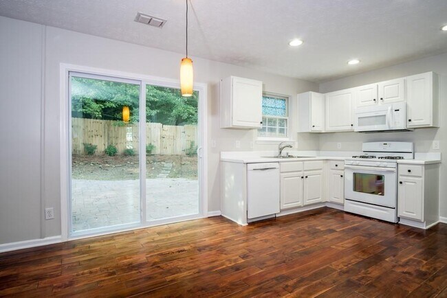 Building Photo - 1078 River Plantation Dr