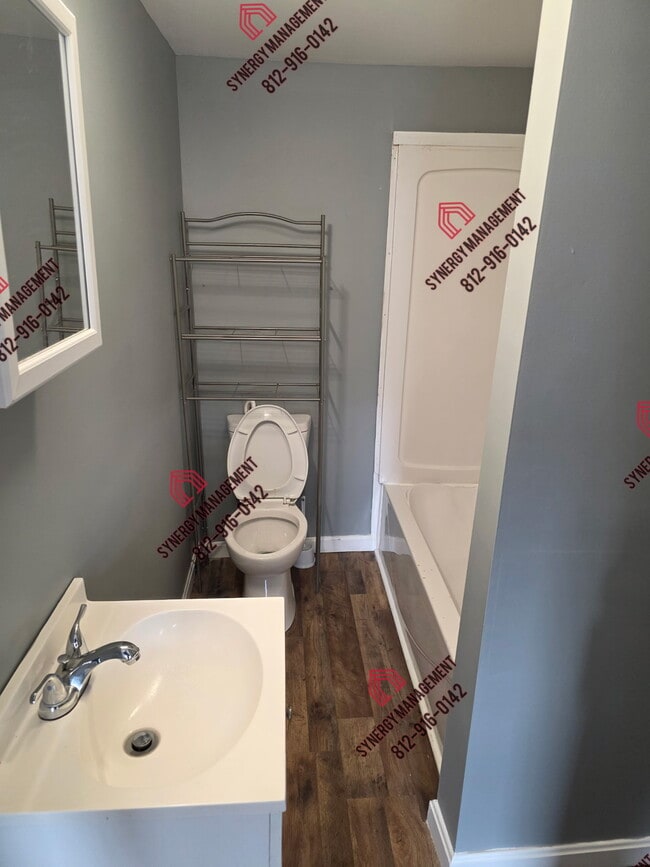 Building Photo - 1107 Helm St