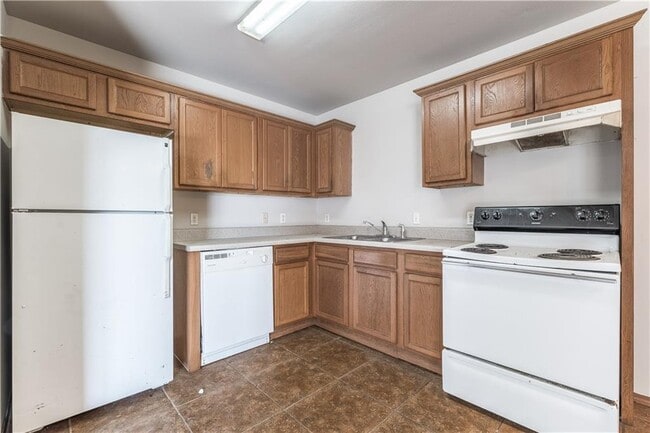 Building Photo - 322 E Southern Trace Dr
