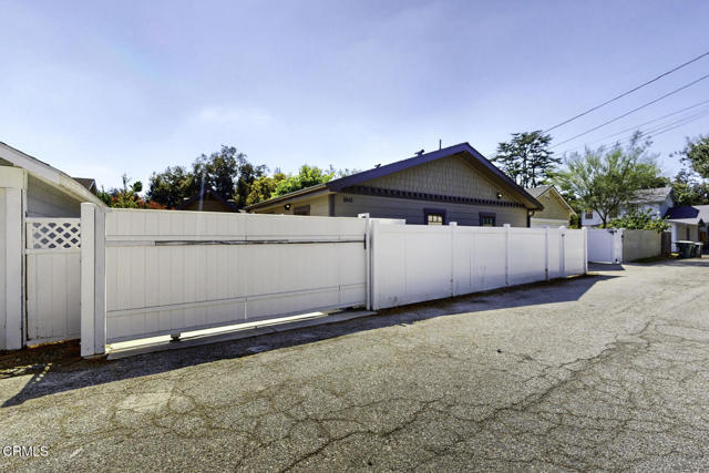 Building Photo - 1845 Las Lunas St