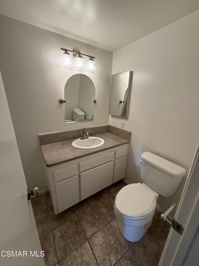 Building Photo - 460 Arbor Ln Ct