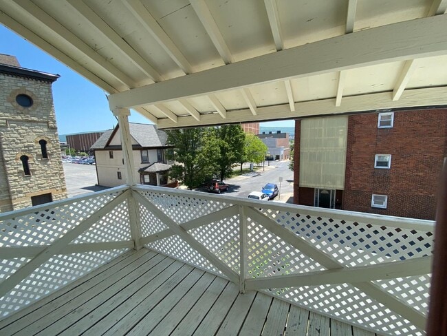 Building Photo - 1501-03 13th Ave