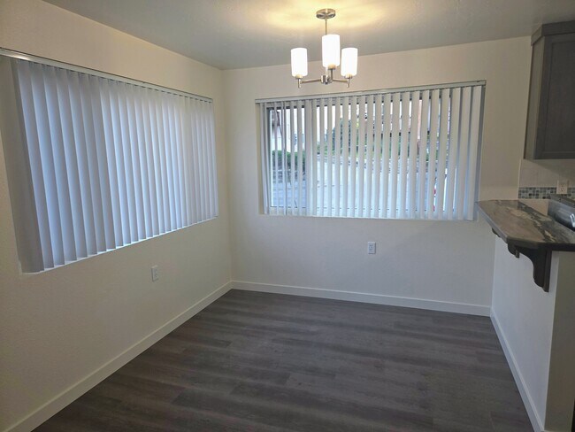 Building Photo - 2118 S Roosevelt St