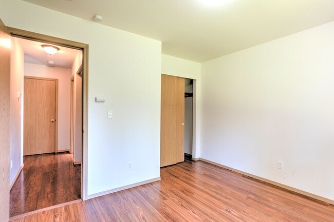 Building Photo - 3 Bedroom 2 Bath Home