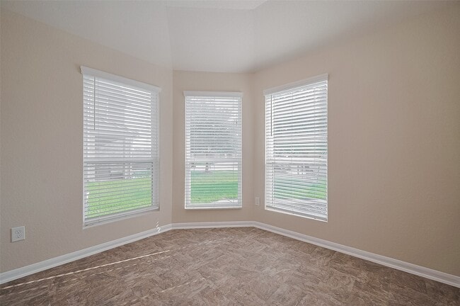 Building Photo - 2315 Zephyr Ln
