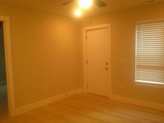 Building Photo - Fully Remodeled 2 Bed 1 Bath House