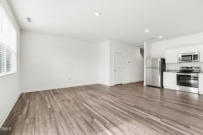 Building Photo - 131 S Meyers Ct