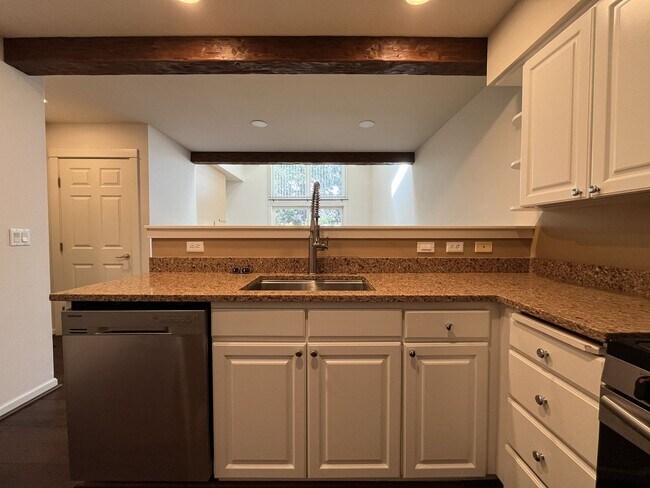 Building Photo - Incredible Forrest Park Townhome!! 2 bedroom, 2 bath, HUGE attached Garage!