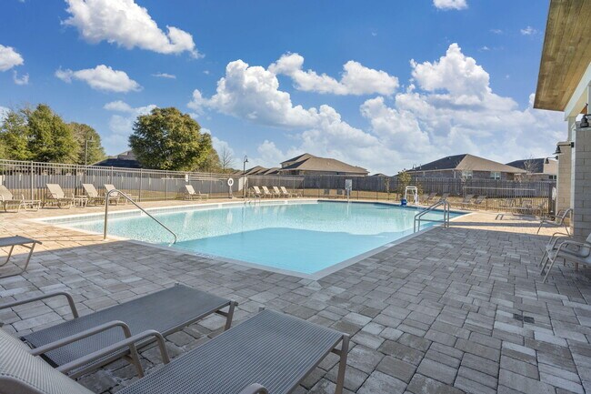 Building Photo - 4735 Airmen Dr