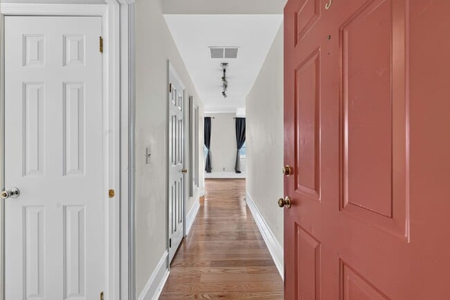 Building Photo - Welcome to the Baynard House; Elegant, Spacious & Bright Showing- Showing Sunday 7/26 9:30am-9:45am