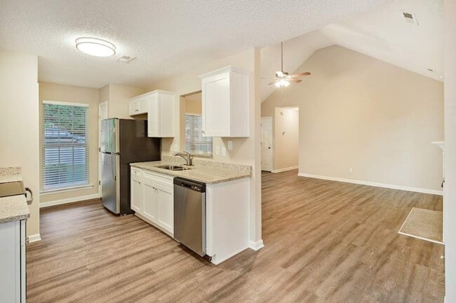 Building Photo - 5022 Canyon Blanco Dr