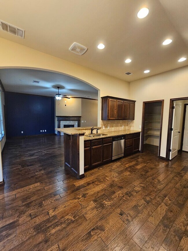 Building Photo - (3) Bed/(2) Bath in Red Canyon Ranch Avail...