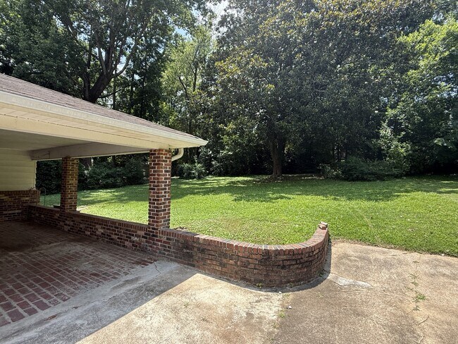 Building Photo - 7620 Charlotte Dr SW