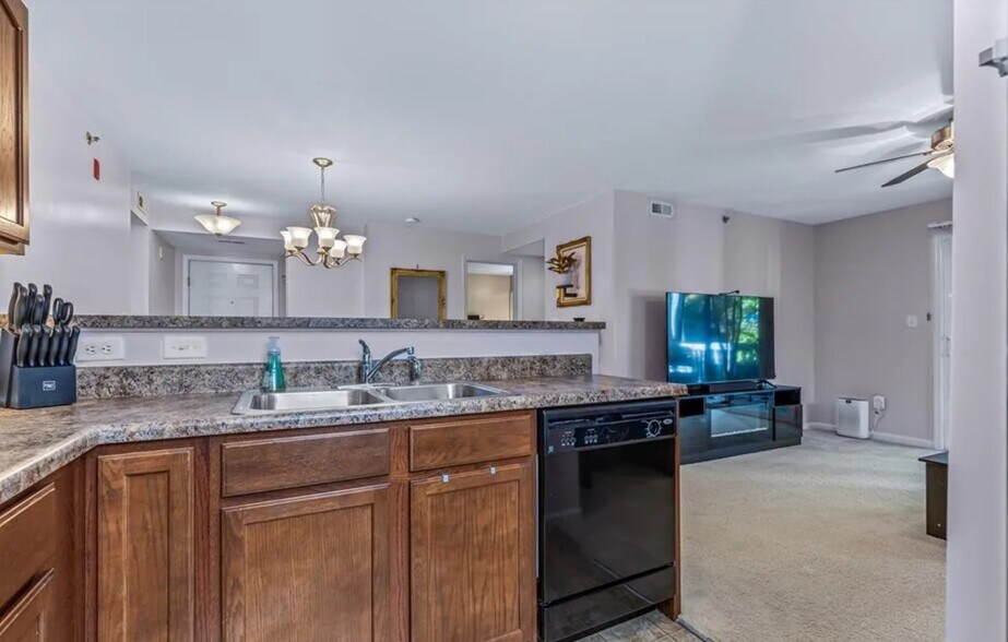 Building Photo - 9740 Bexley Station Dr