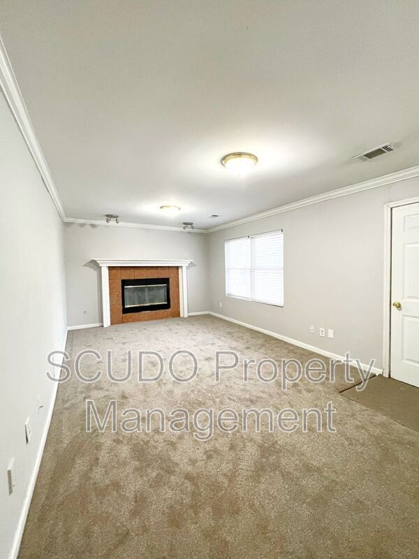 Building Photo - 1211 SE 4th Terrace