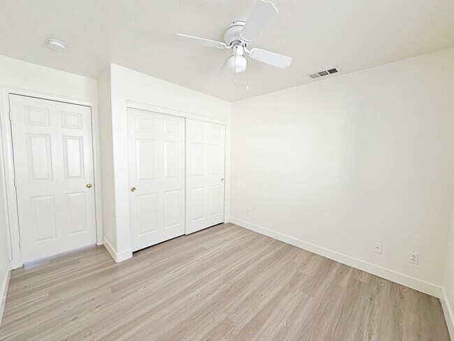 Building Photo - 4 BEDROOM WITH LOFT IN CUL DE SAC IN LONE MOUNTAIN