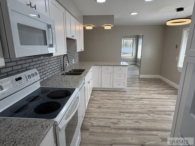 Building Photo - 357 1st W St