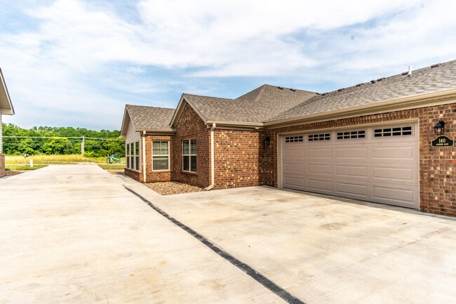 Primary Photo - 140 Garden Gate Dr
