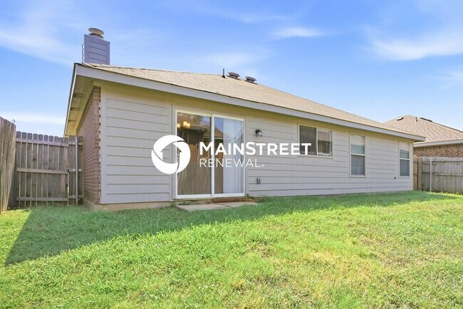 Building Photo - 3 Bedroom Pet-Friendly Home in Fort Worth, TX with Main Street Renewal