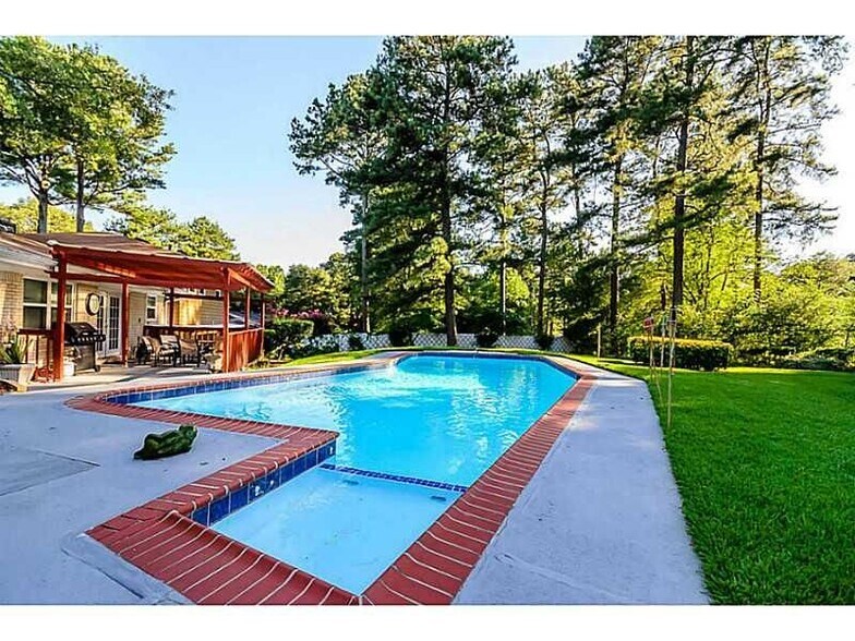 Building Photo - 1283 June Dr