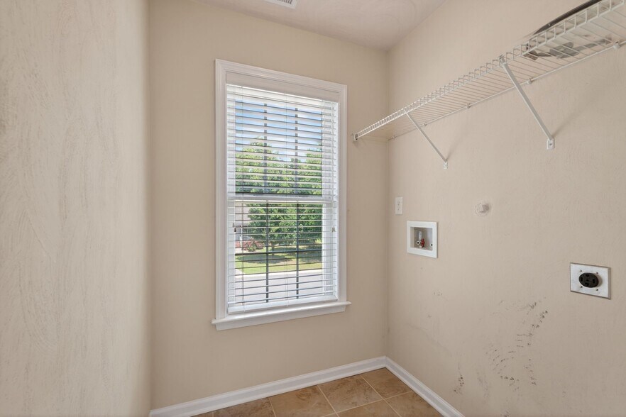 Building Photo - 23020 Britt Way