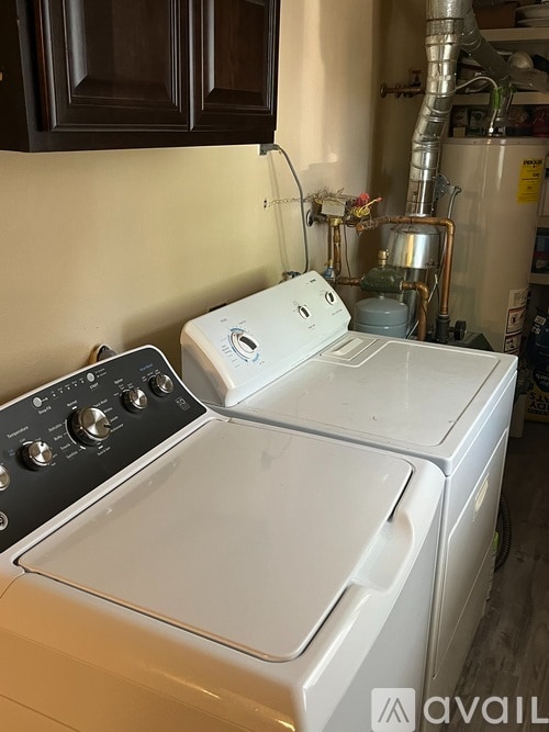 Building Photo - 467 Meadow Rd