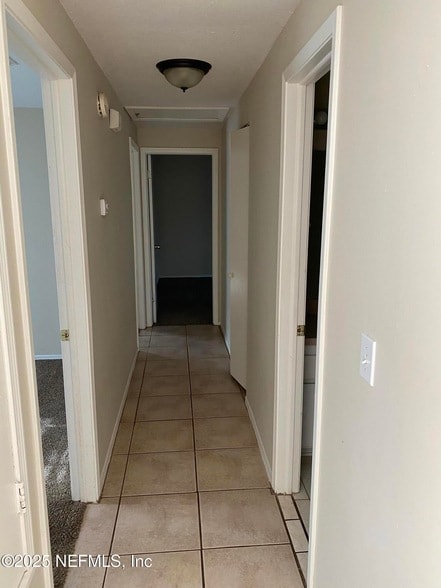 Building Photo - 1643 Rhonda Dr