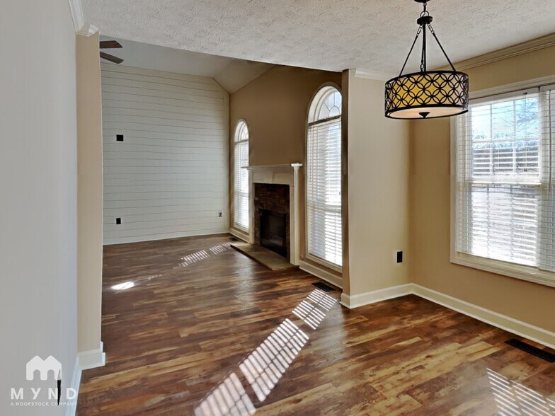 Building Photo - 328 John Gordon Pl