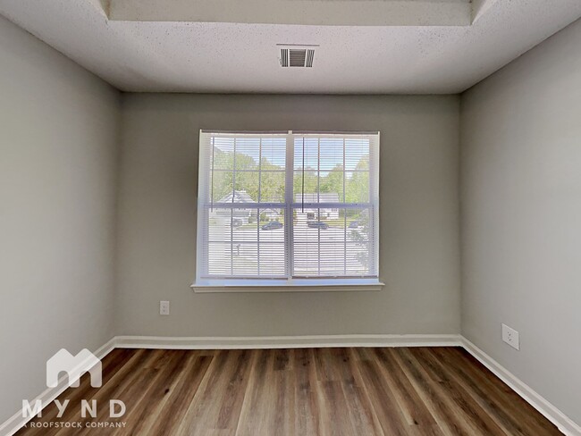 Building Photo - 2369 Sapphire Ct