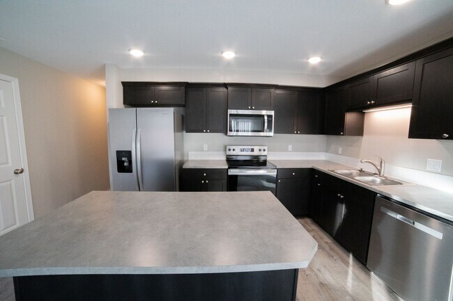 Building Photo - ALFOJ03