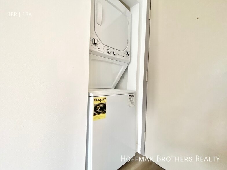 Building Photo - 1240 S Bronson Ave