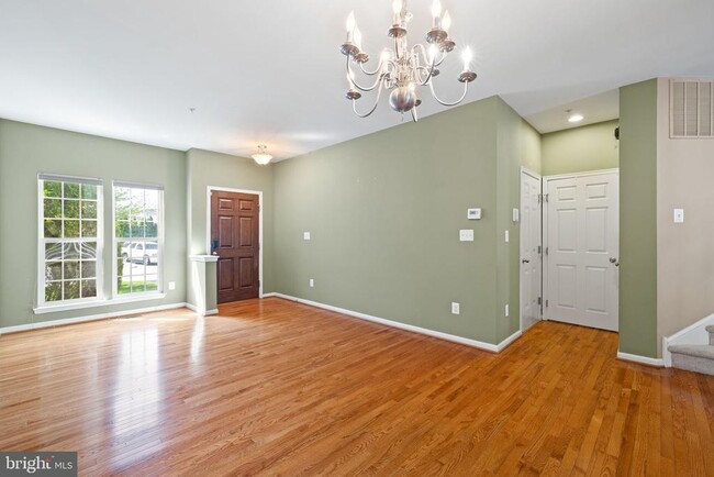 Building Photo - 261 Tall Trees Cir