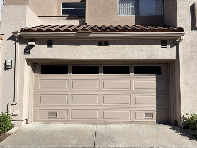 Building Photo - 32 Tradewinds