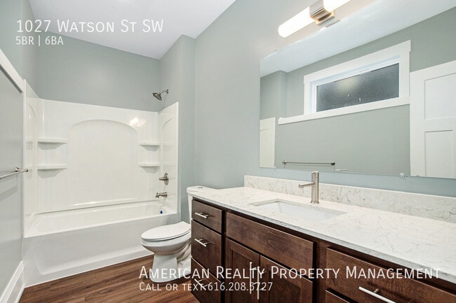 Building Photo - 1027 Watson St SW