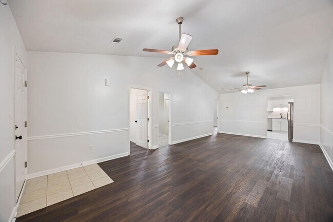 Building Photo - 638 Goodale Ln