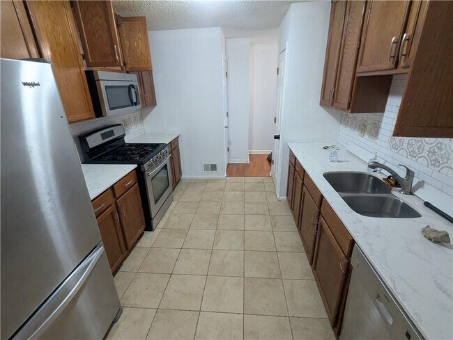 Building Photo - 1767 Mill Ct