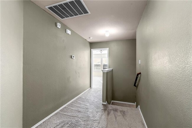 Building Photo - 145 Housefinch Loop