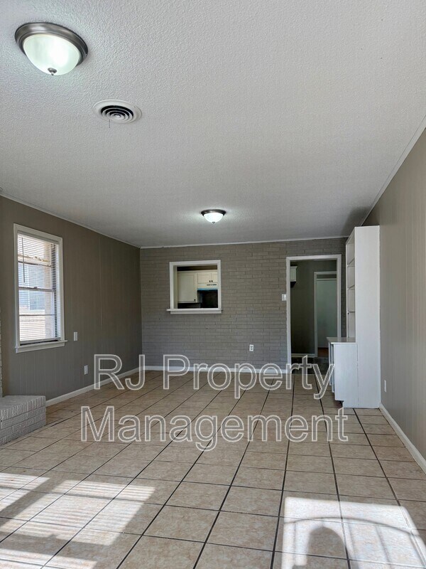 Building Photo - 1973 Tacoma Ave