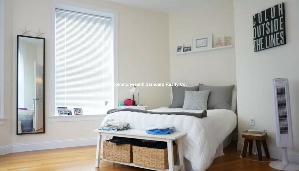 Building Photo - 7 Sutherland Rd