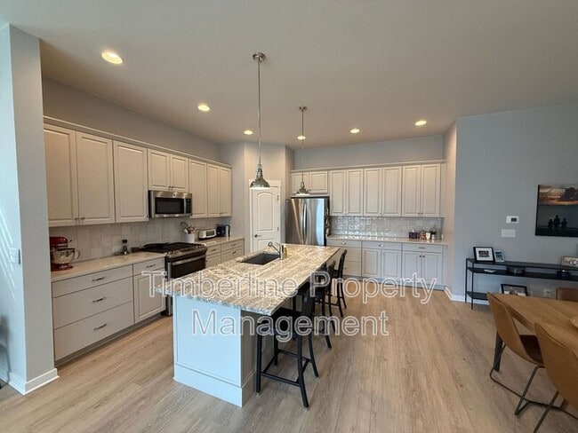 Building Photo - 2211 W 166th Ave