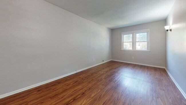 Building Photo - 1288 E 167th St