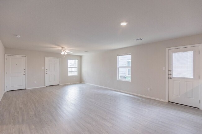 Building Photo - 10799 Giacconi Dr